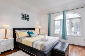 3BR Casa close to Woodbine Beach with deck area and WFH